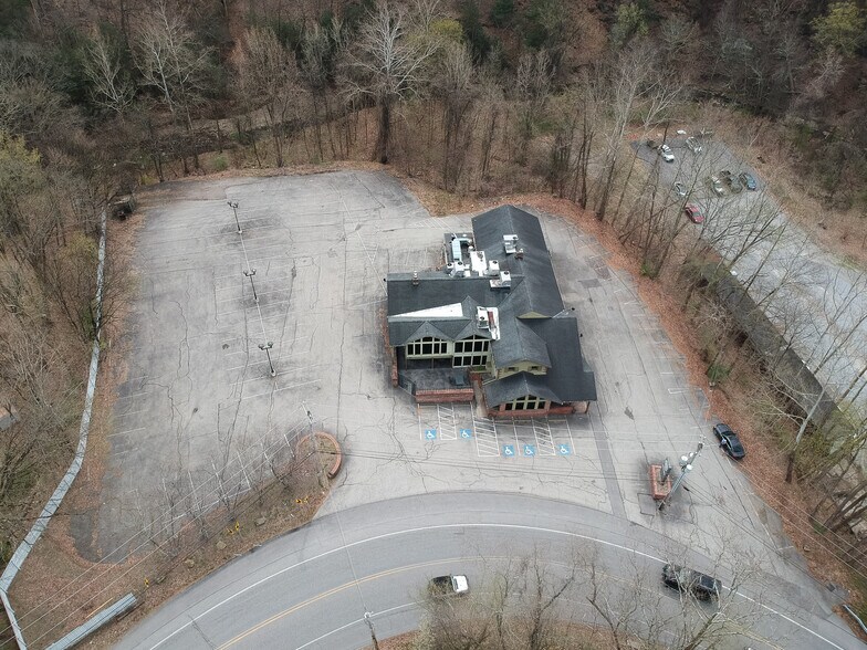 More Photos Of 634 Camp Horne Rd, Pittsburgh General Retail For Sale