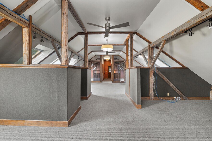 More Photos Of 14135 N Cedarburg Rd, Mequon Office For Lease