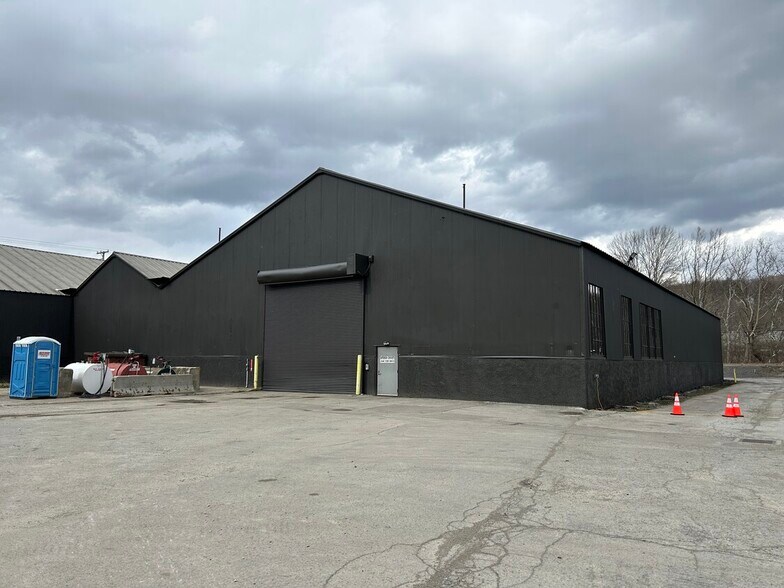 More Photos Of 100 S Bridge St, Struthers Industrial For Lease