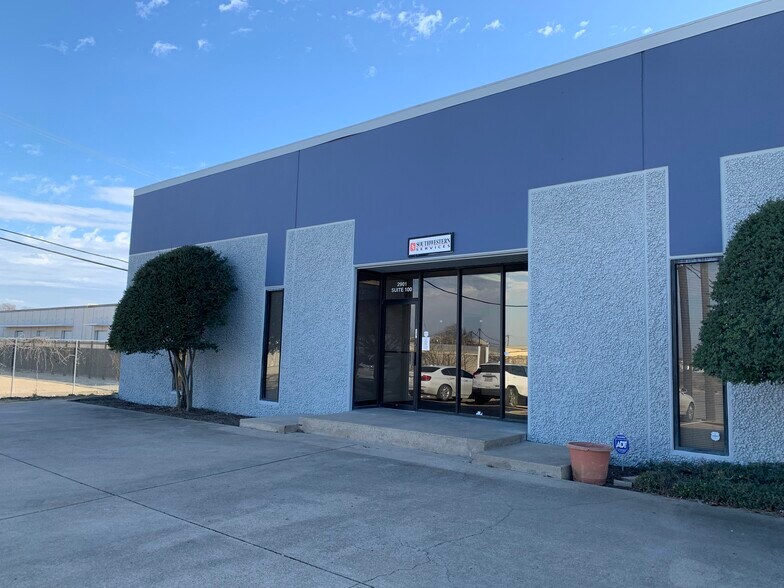 More Photos Of 2901 Suffolk Dr, Fort Worth Warehouse For Lease