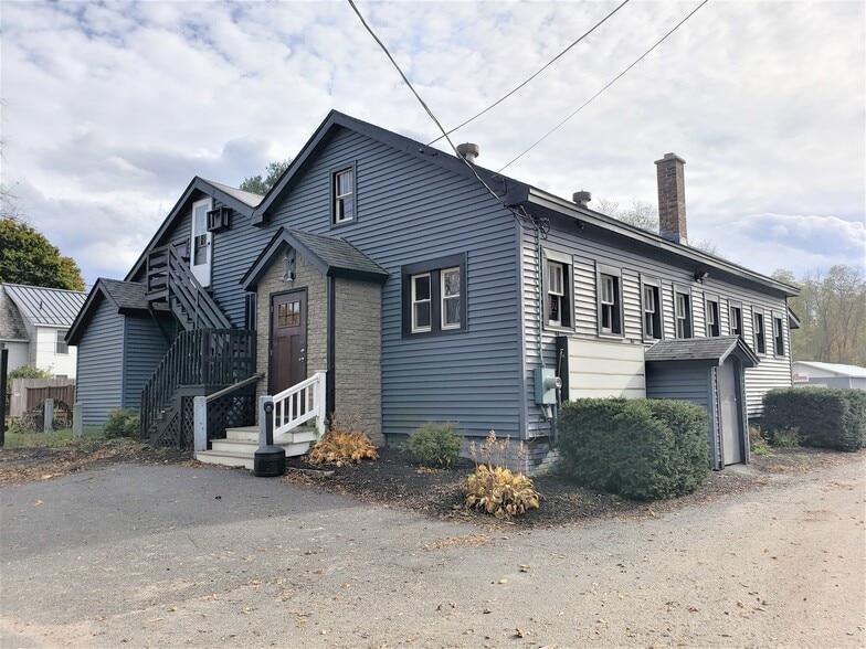 Primary Photo Of 127 Elm St, Hatfield Restaurant For Lease