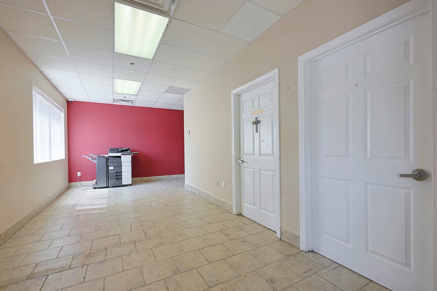 More Photos Of 125 Liberty St, Brockton Manufacturing For Lease