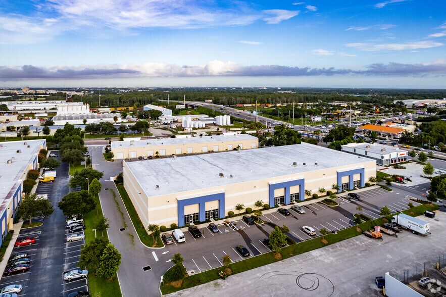 More Photos Of 8119 S Orange Ave, Orlando Warehouse For Lease