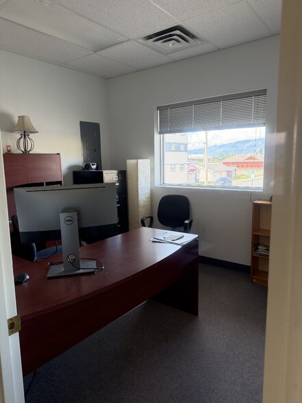 More Photos Of 3210 Clinton St, Terrace Flex For Sale
