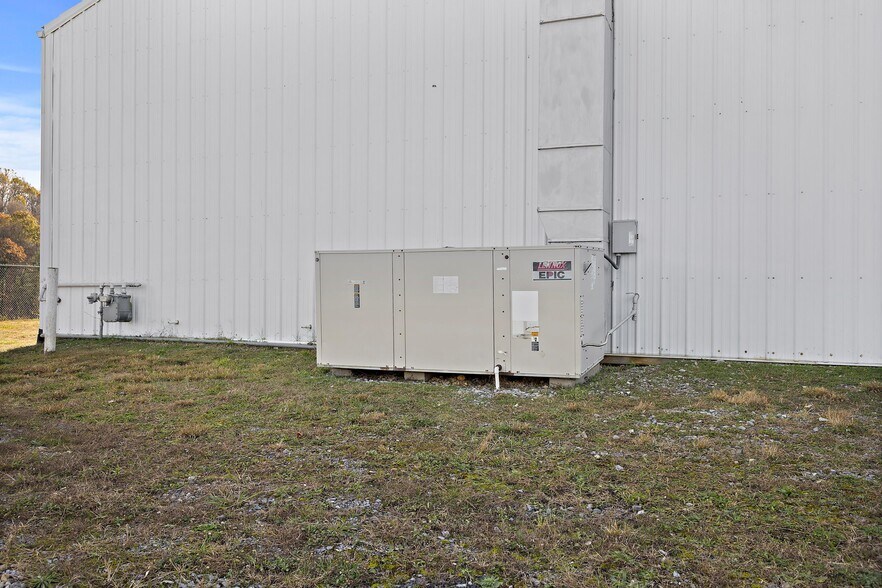 More Photos Of 1251 Montvue Rd, Kingsport Warehouse For Sale