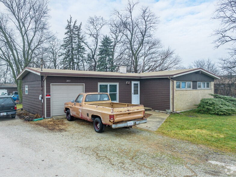 Primary Photo Of 2411 Warrenville Rd, Downers Grove Service For Sale