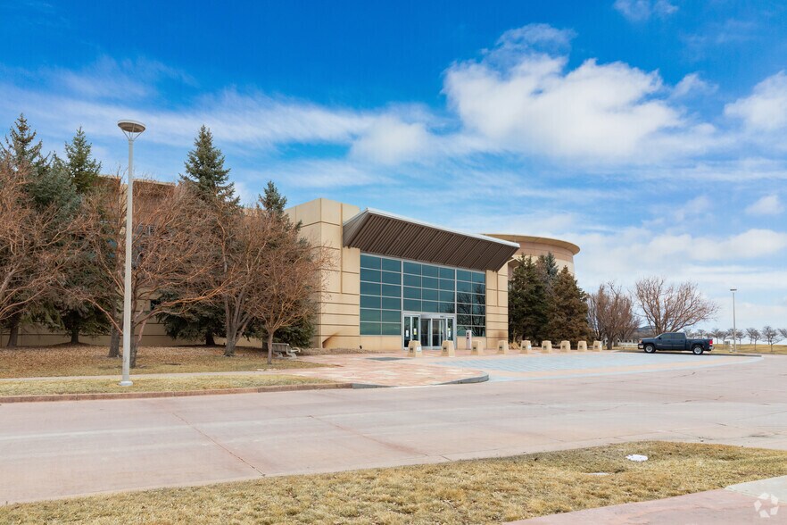 Primary Photo Of 9197 S Peoria St, Englewood Office For Lease