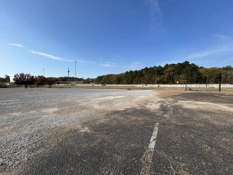 More Photos Of 3460 I 55 S, Jackson Warehouse For Lease