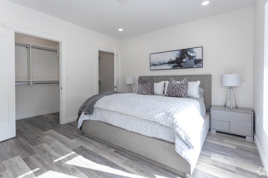 More Photos Of 1000 New York Ave, Huntington Station Apartments For Lease