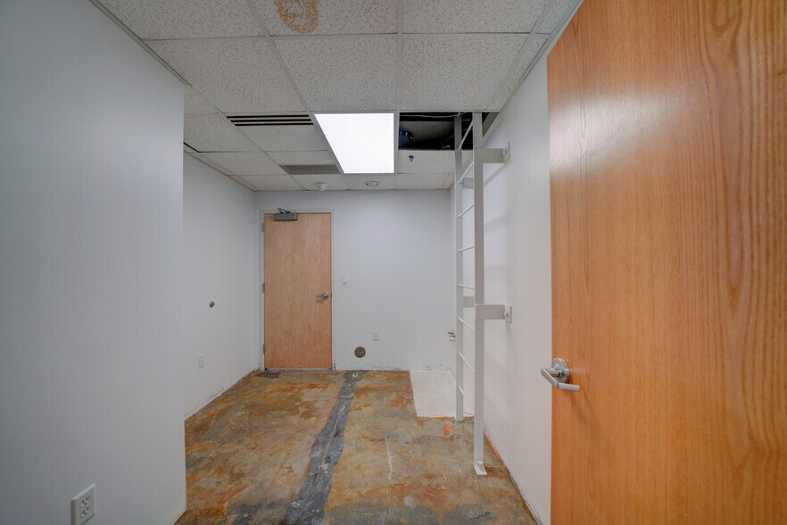 More Photos Of 3725 W 4100 S, Salt Lake City Medical For Lease