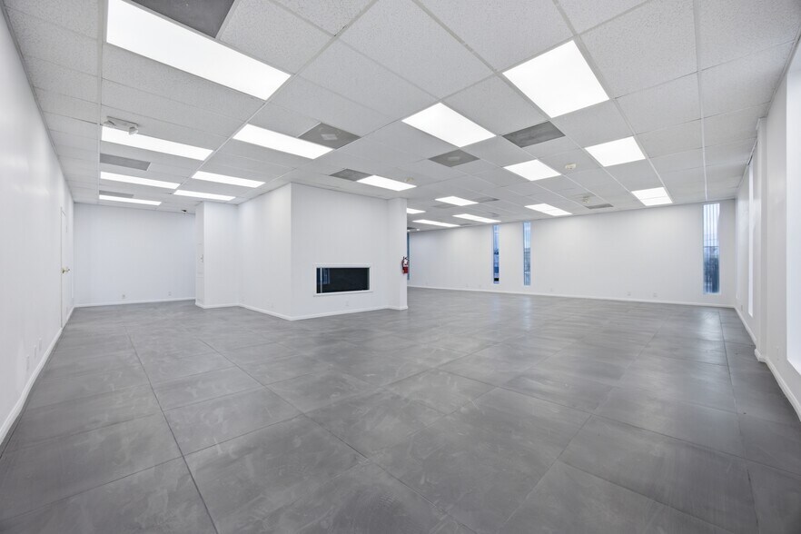 More Photos Of 844 E Sahara Ave, Las Vegas Loft Creative Space For Lease