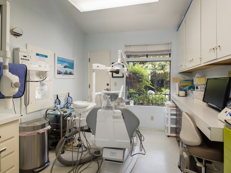 More Photos Of 4381-4385 Overland Ave, Culver City Office Residential For Sale