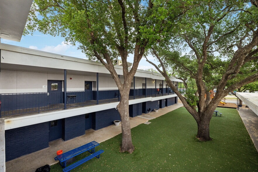 More Photos Of 1826 Basse Rd, San Antonio Schools For Sale