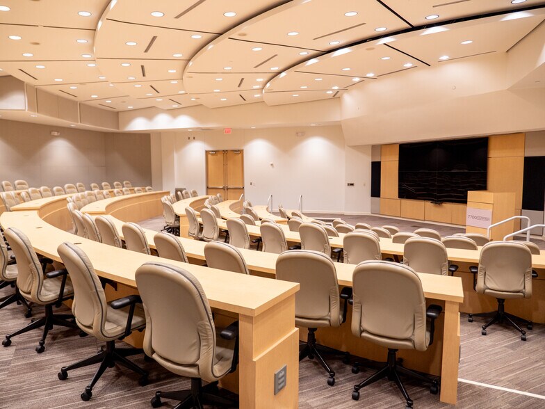 More Photos Of 7700 W Parmer Ln, Austin Unknown For Lease