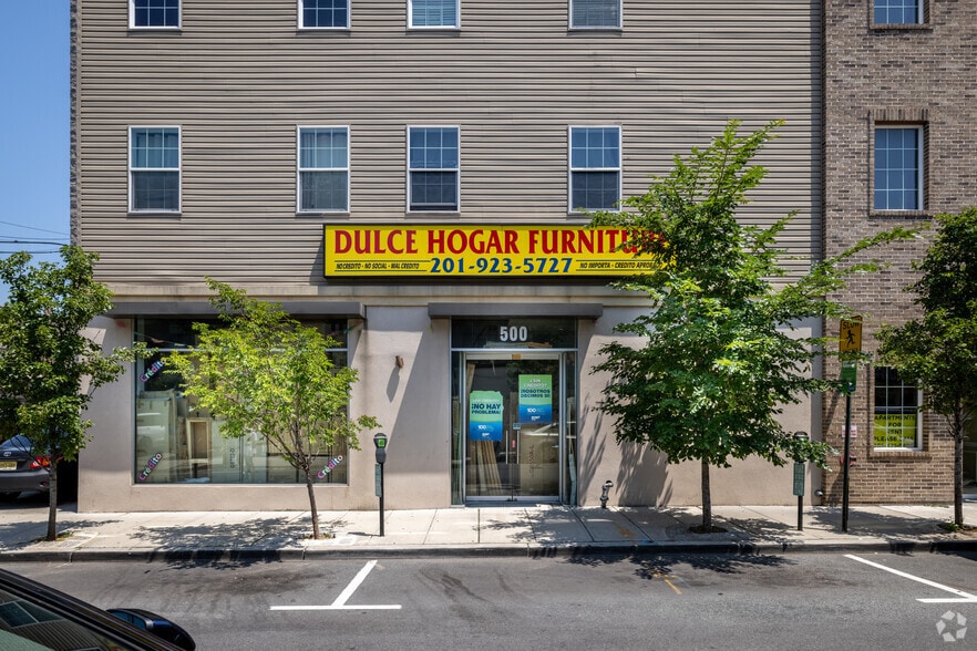 More Photos Of 4401 Bergenline Ave, Union City Apartments For Lease