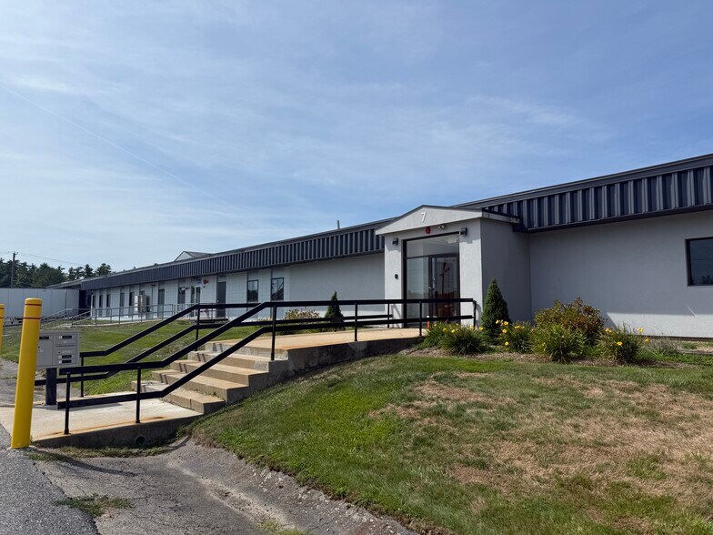 More Photos Of 1 Progress Dr, Dover Light Distribution For Lease