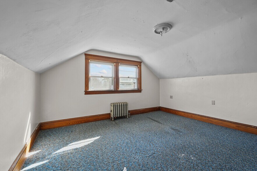 More Photos Of 649 Washington St, Attleboro Office Residential For Lease