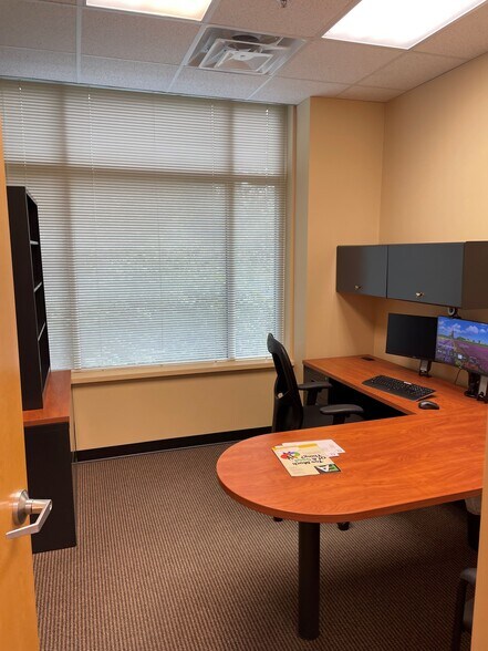 More Photos Of 913 Ridgebrook Rd, Sparks Medical For Sale