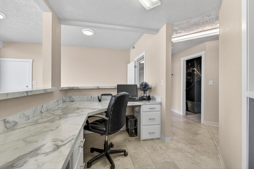 More Photos Of 619 Diagonal St, Clarkston Medical For Sale