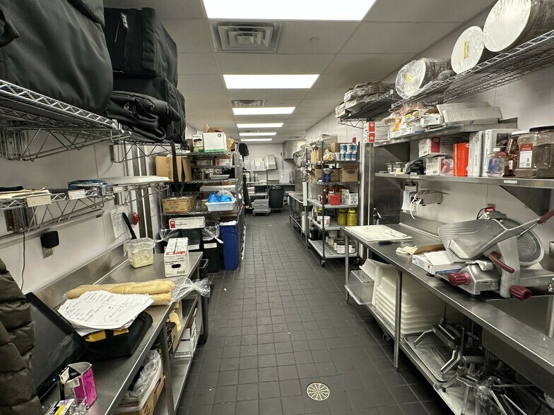 More Photos Of 10180 Diebold Rd, Fort Wayne Restaurant For Sale