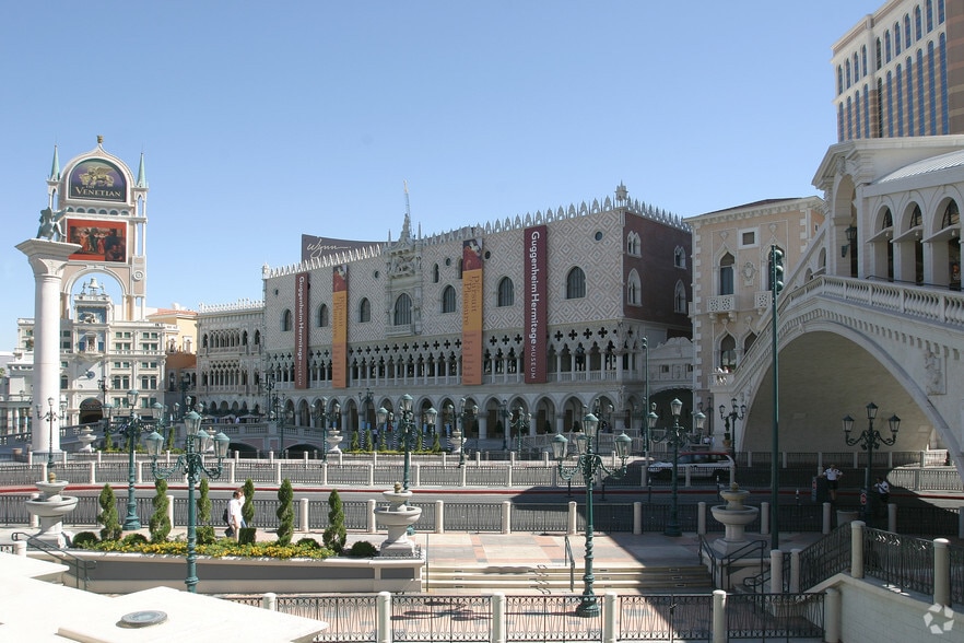 More Photos Of 3325 S Las Vegas Blvd, Las Vegas Unknown For Lease