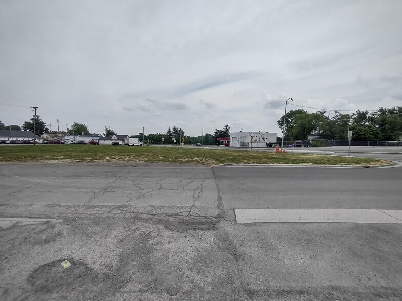 More Photos Of 405 Findlay Rd, Lima Land For Sale