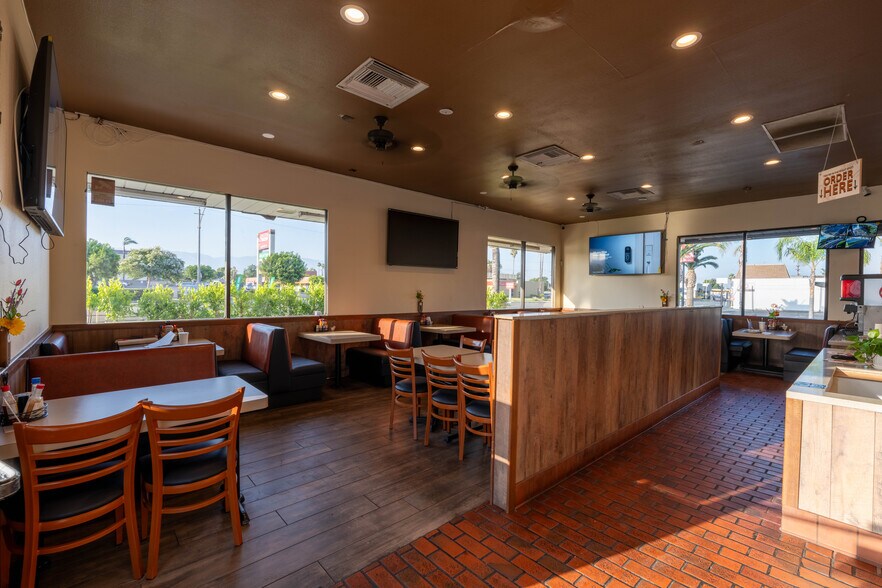 More Photos Of 201 W Foothill Blvd, Rialto Fast Food For Sale