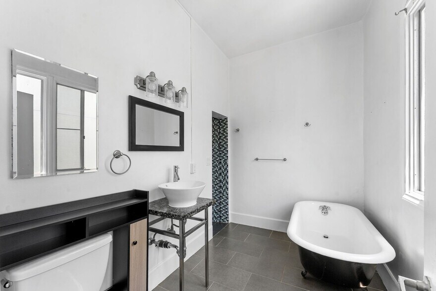 More Photos Of 1751 University Ave, San Diego Apartments For Sale