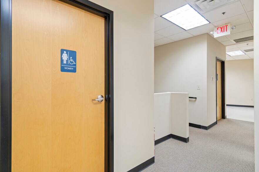 More Photos Of 1690 Roberts Blvd, Kennesaw Warehouse For Sale