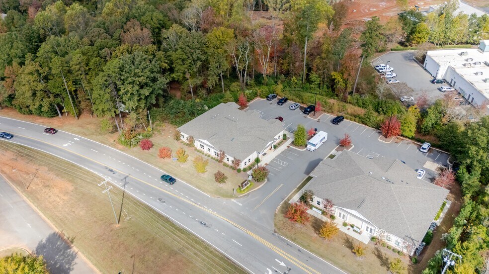 More Photos Of 4184 Dobys Bridge Rd, Fort Mill Office For Lease