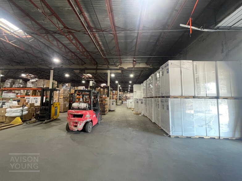More Photos Of 200 Industrial Dr, Greenville Warehouse For Sale