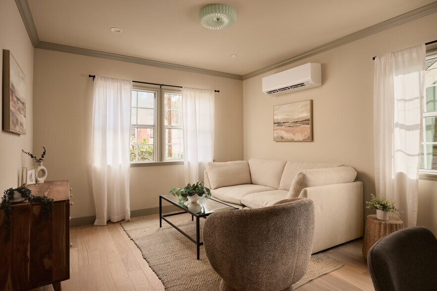 More Photos Of 1434 McDuff St, Los Angeles Apartments For Sale