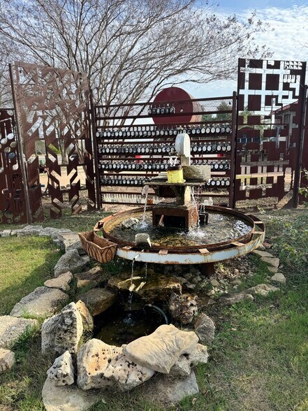 More Photos Of 7080 W Highway 290, Dripping Springs General Retail For Lease