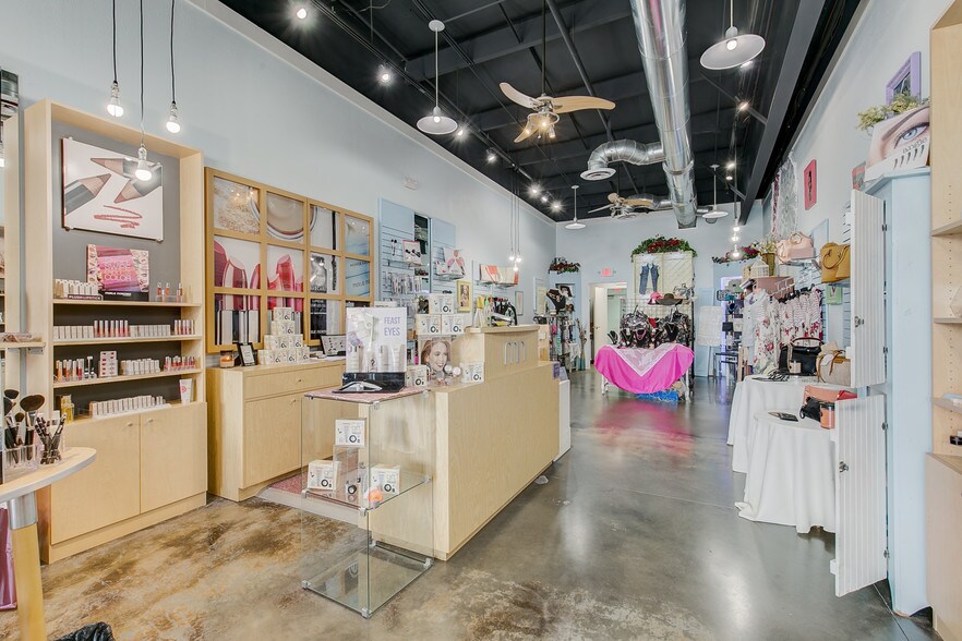 More Photos Of 104 E US Hwy 80, Forney Unknown For Lease