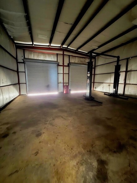 More Photos Of 627 S 32nd St, Muskogee Auto Repair For Sale