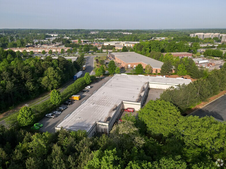 10806 Reames Rd, Charlotte, NC 28269 Industrial For Lease