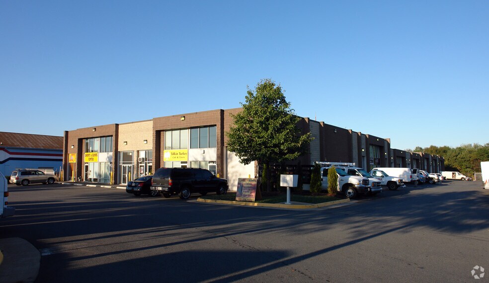 Primary Photo Of 14516 Lee Rd, Chantilly Warehouse For Lease