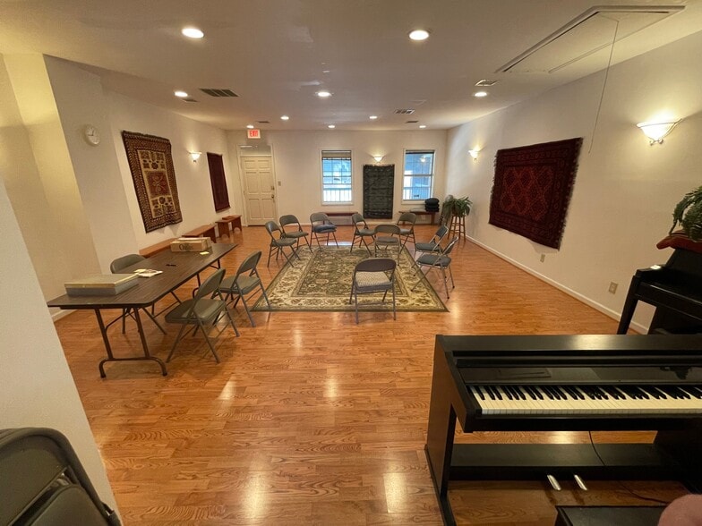 More Photos Of 8607-8609 2nd Ave, Silver Spring Medical For Sale
