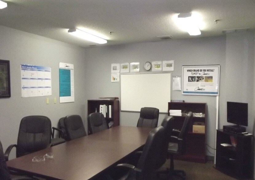 More Photos Of 20004 O'Brien Rd, Groveland Warehouse For Sale