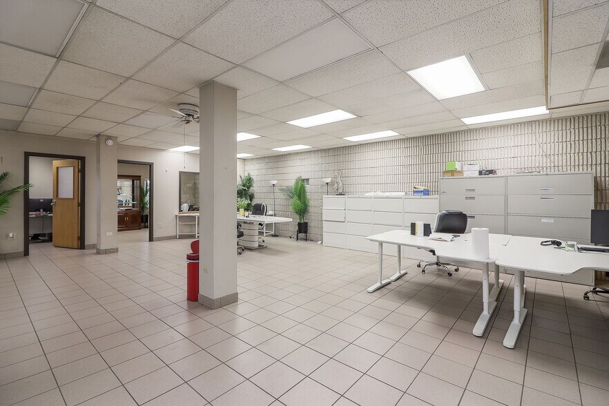 More Photos Of 17735 Chappel Ave, Lansing Industrial For Sale