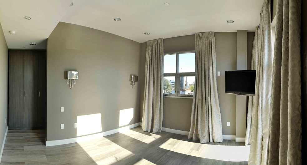 More Photos Of 600 S La Brea Ave, Los Angeles Storefront Retail Residential For Sale