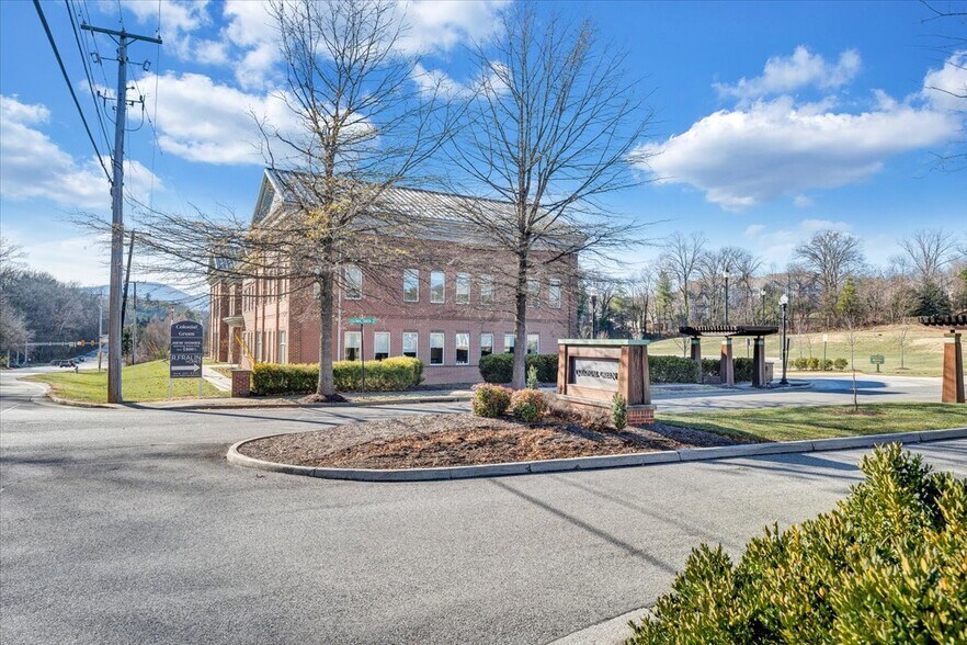 More Photos Of 3501 Colonial Green 11, Roanoke Office For Lease