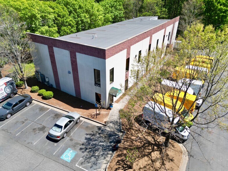 More Photos Of 4708 S Old Peachtree Rd, Norcross Light Distribution For Sale