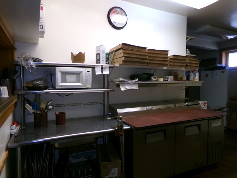 More Photos Of 30 E Pine St, Pinedale Bar For Sale