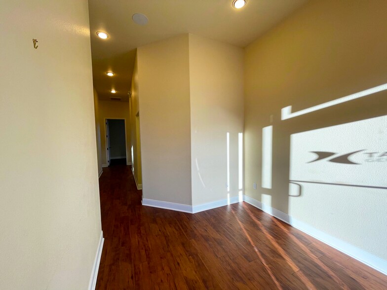 More Photos Of 1920 Corporate Dr, San Marcos Office For Sale