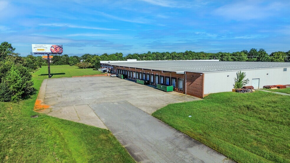 More Photos Of 100 Don Truell Ln, Thomasville Warehouse For Lease