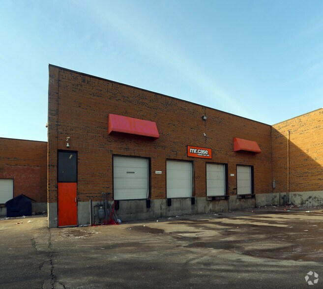 More Photos Of 155 Champagne Dr, Toronto Warehouse For Lease