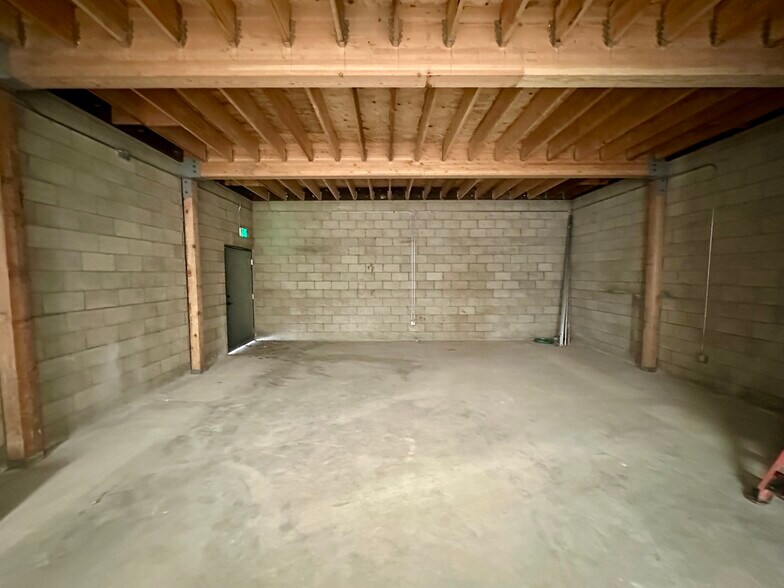 More Photos Of 7528 Clybourn Ave, Sun Valley Manufacturing For Lease
