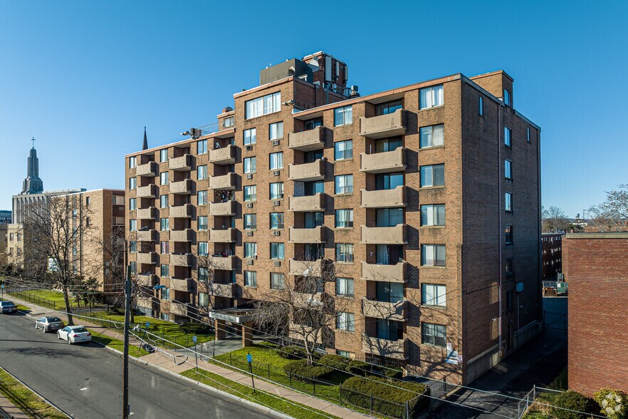 More Photos Of 59 Sumner St, Hartford Apartments For Sale