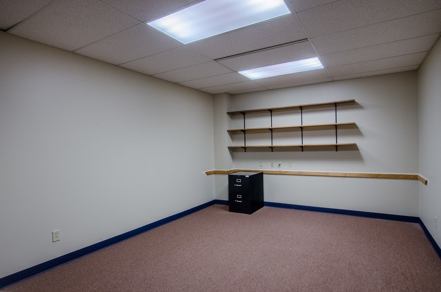 More Photos Of 35 N Park St, Mansfield Office For Sale